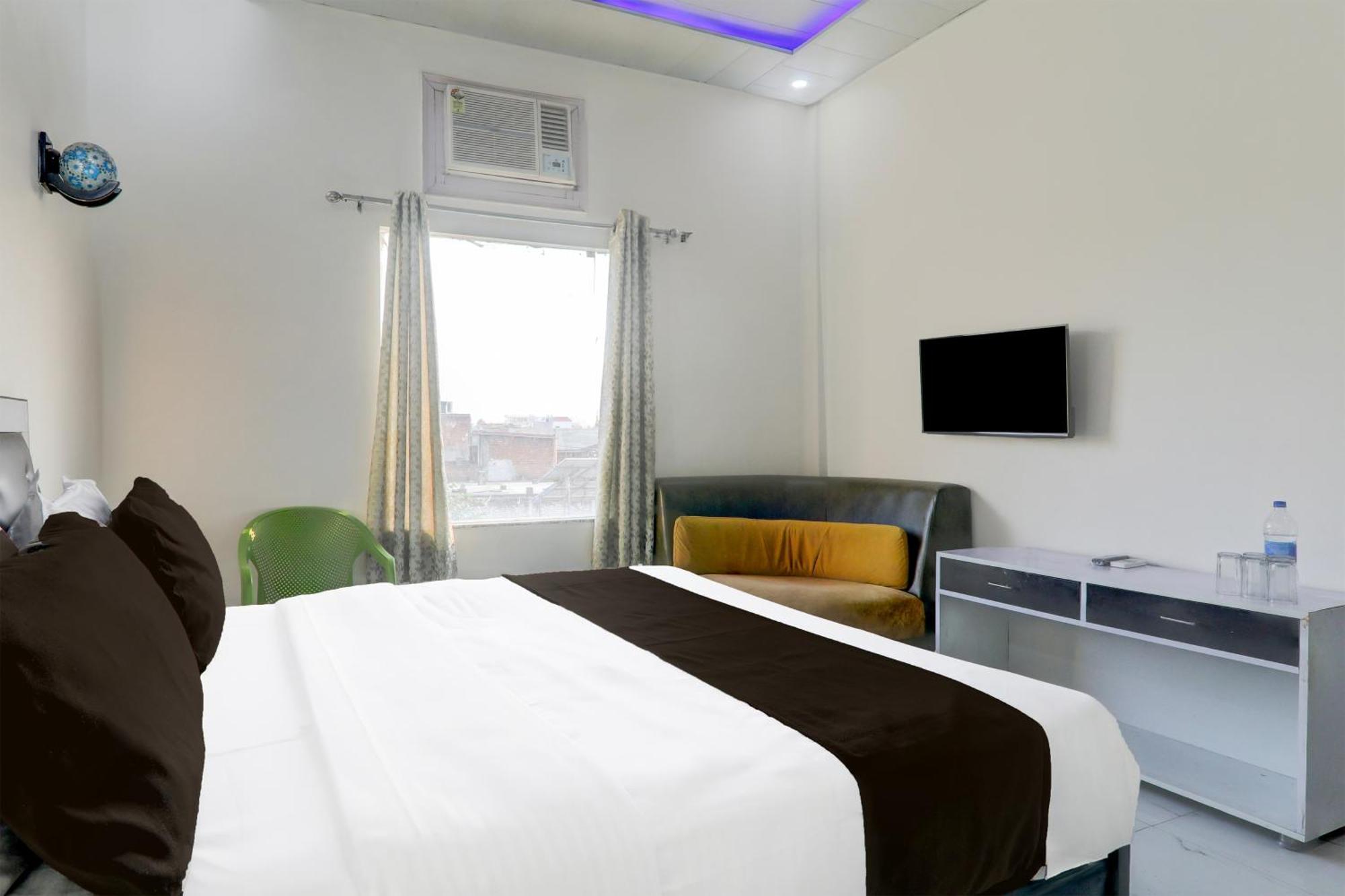 Super Hotel O Banthara Near Airport Banthra Sikandarpur エクステリア 写真