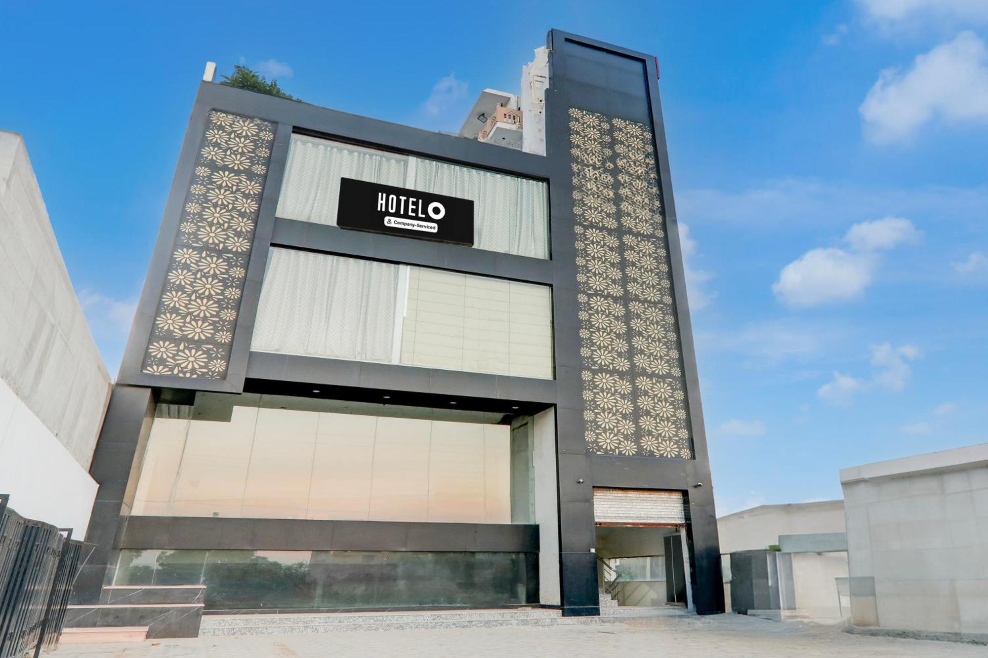 Super Hotel O Banthara Near Airport Banthra Sikandarpur エクステリア 写真